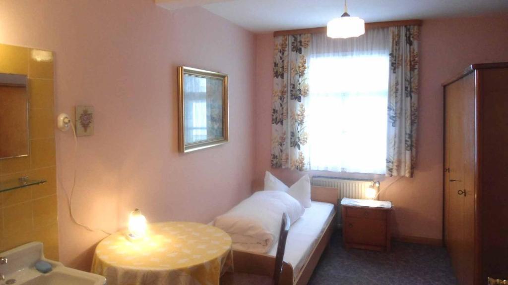Hotel Krone Goessweinstein Room photo